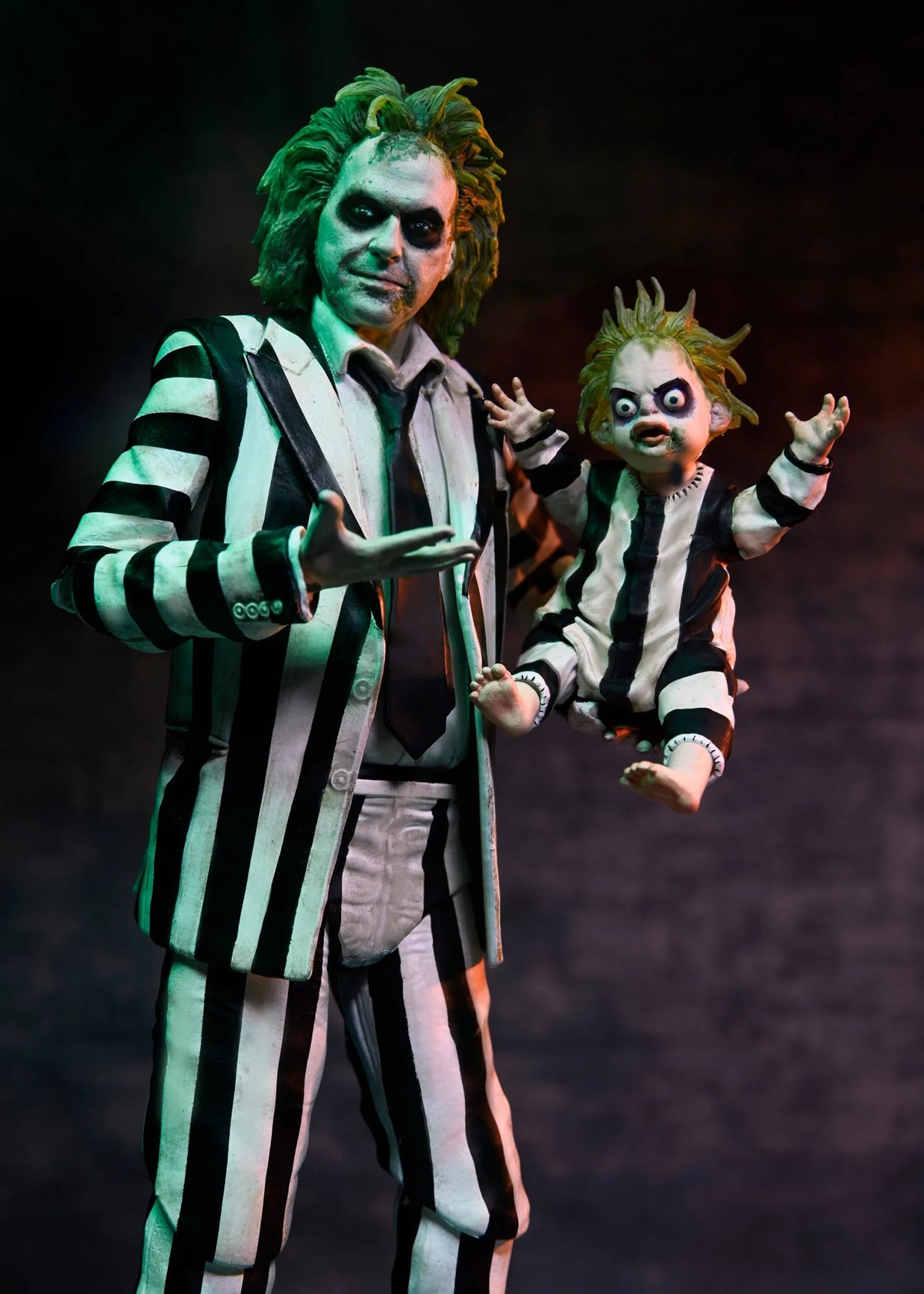 NECA Beetlejuice Ultimate Black / White Stripe Suit Beetlejuice Action Figure